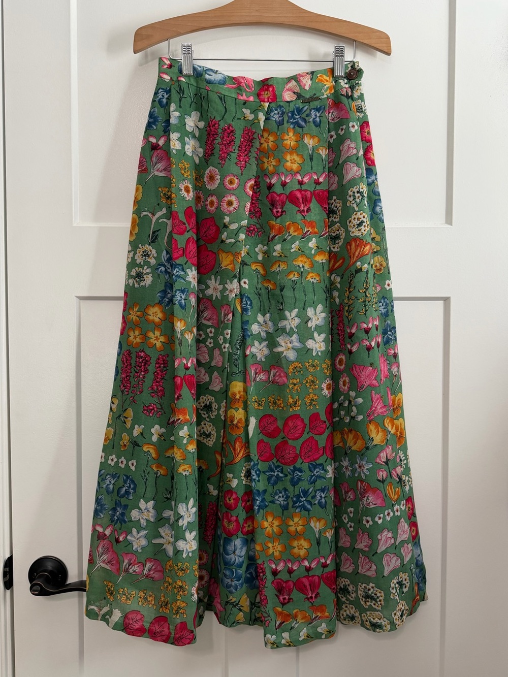 Vintage European Floral Garden Print Cotton Pleated Maxi Skirt - Picture 2 of 10